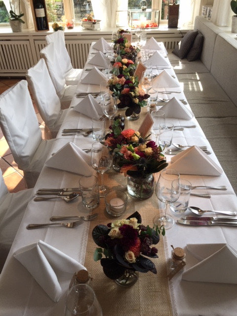 Tischgestaltung bei einer Hochzeit von Blumen Mardt